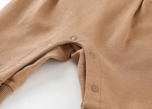くま柄長袖ロンパース男の子用春秋新作ベビー服
