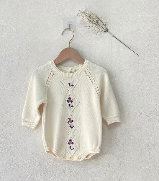 花柄刺繍長袖ニットロンパース ベビー服 66-90センチ