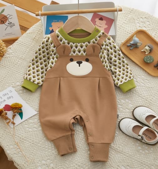 くま柄長袖ロンパース男の子用春秋新作ベビー服