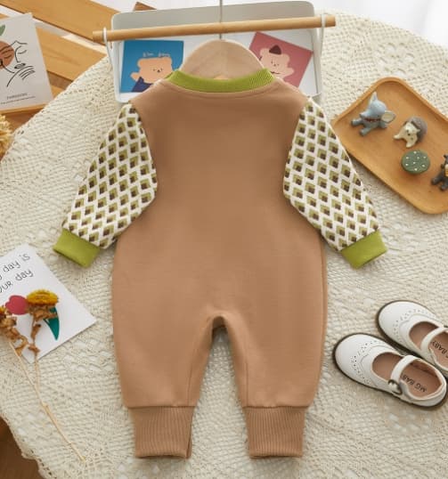 くま柄長袖ロンパース男の子用春秋新作ベビー服