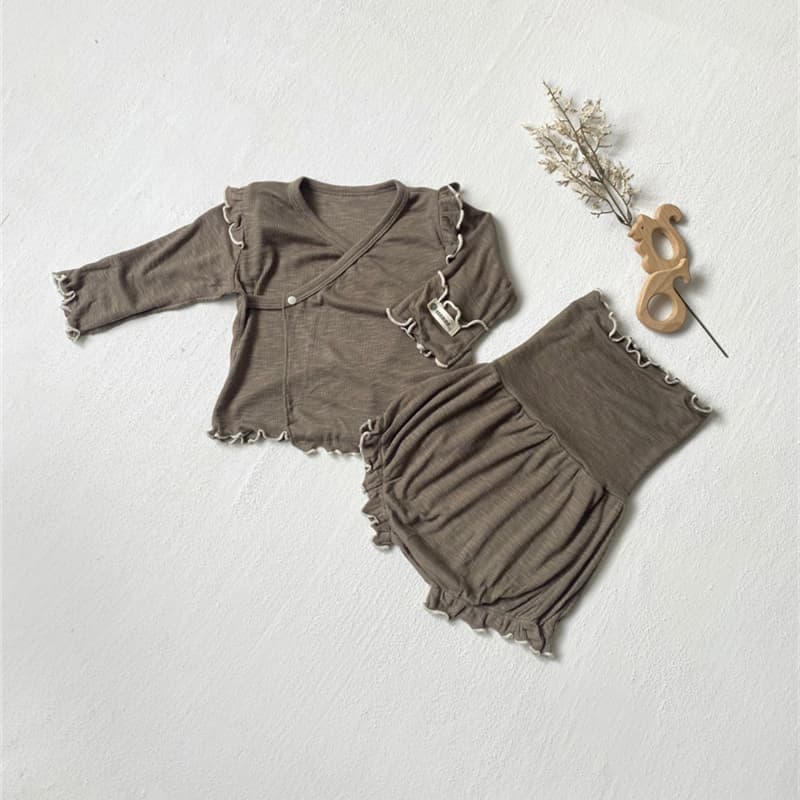 ロンパース 秋新作 ベビー服 フリル 長袖 セットアップ 