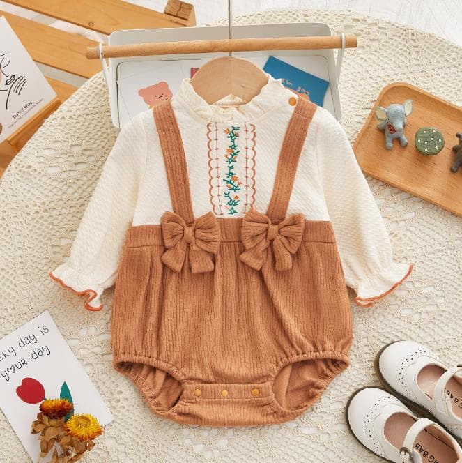 女の子用刺繍長袖ロンパース可愛いサスペンダー付き