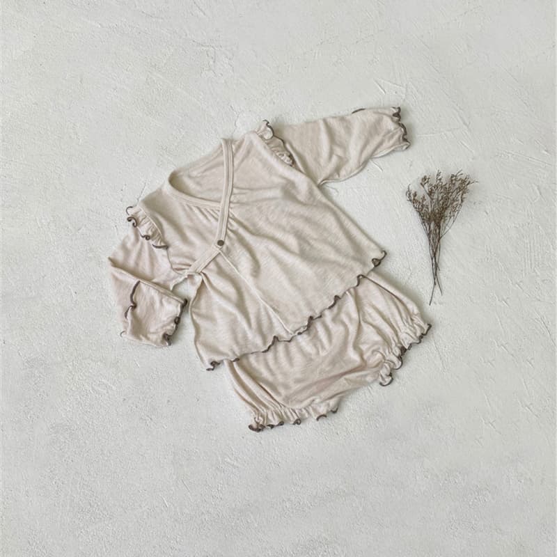ロンパース 秋新作 ベビー服 フリル 長袖 セットアップ 