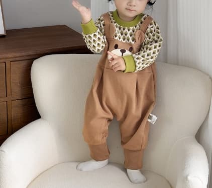 くま柄長袖ロンパース男の子用春秋新作ベビー服