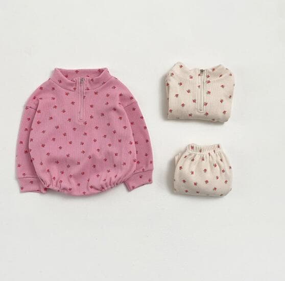 秋冬新作　長袖ロンパース　花柄刺繍　66-90センチ　2色展開