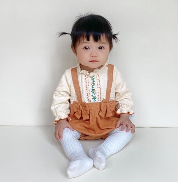 女の子用刺繍長袖ロンパース可愛いサスペンダー付き