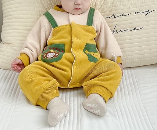 秋冬新作 男の子用長袖ロンパース サル刺繍 黄色つなぎ服