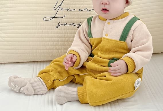 秋冬新作 男の子用長袖ロンパース サル刺繍 黄色つなぎ服